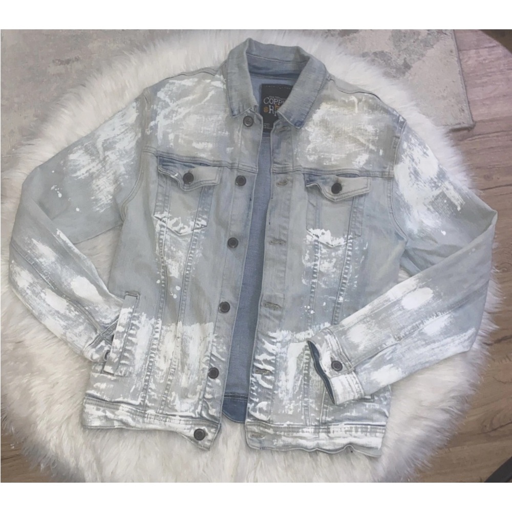 Copper Rivet Ripped Paint Splatter Men’s Denim Blue Jacket Button Up Size M